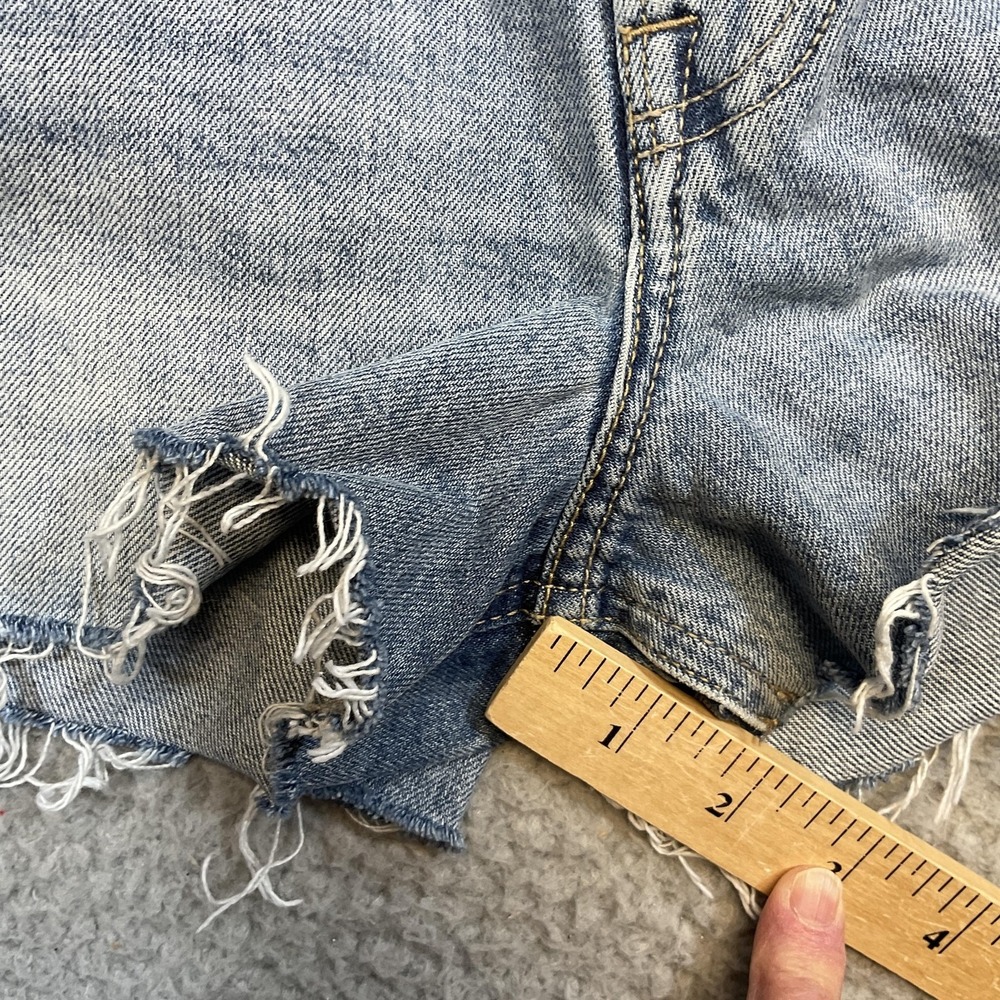 Lucky Brand Shorts Cut Off Womens 6 Blue Denim Embroidered Floral 2 Inseam - Picture 7 of 8